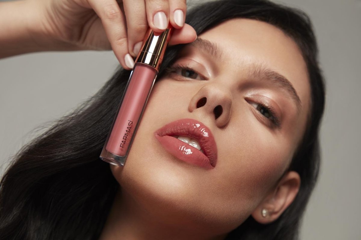 أحمر شفاه لامع وسائل من فارمسي | Pharmacy Glossy Liquid Lipstick 02 SATIN PINK - EROS STORE