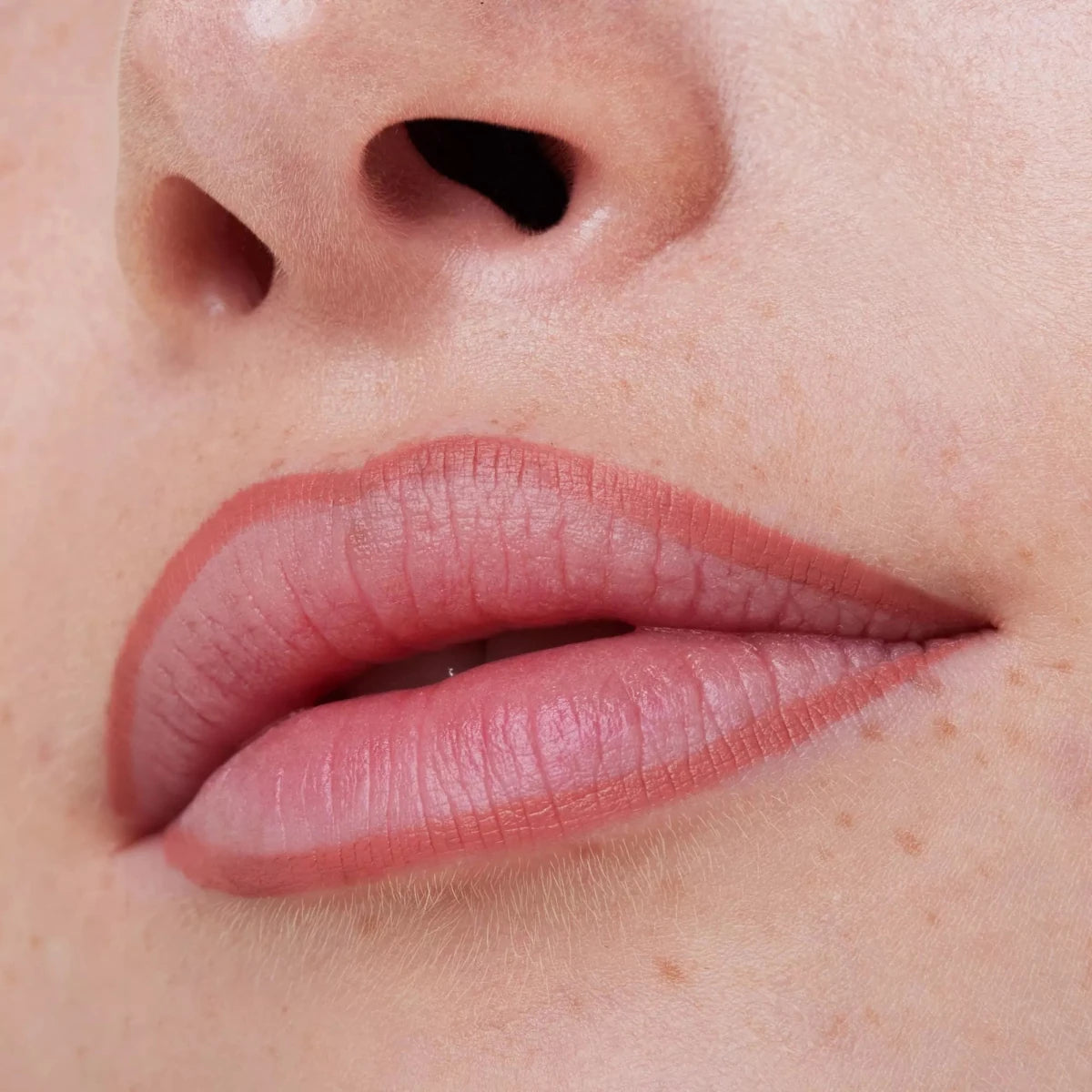 Essence 8H Matte Comfort Lipliner | ايسنس محدد شفاه مات 1 - EROS STORE