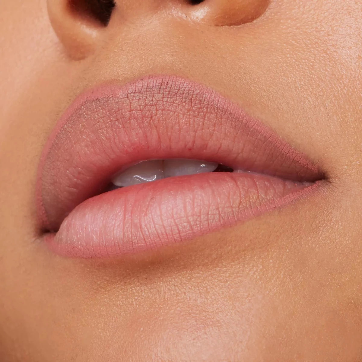 Essence 8H Matte Comfort Lipliner | ايسنس محدد شفاه مات 1 - EROS STORE