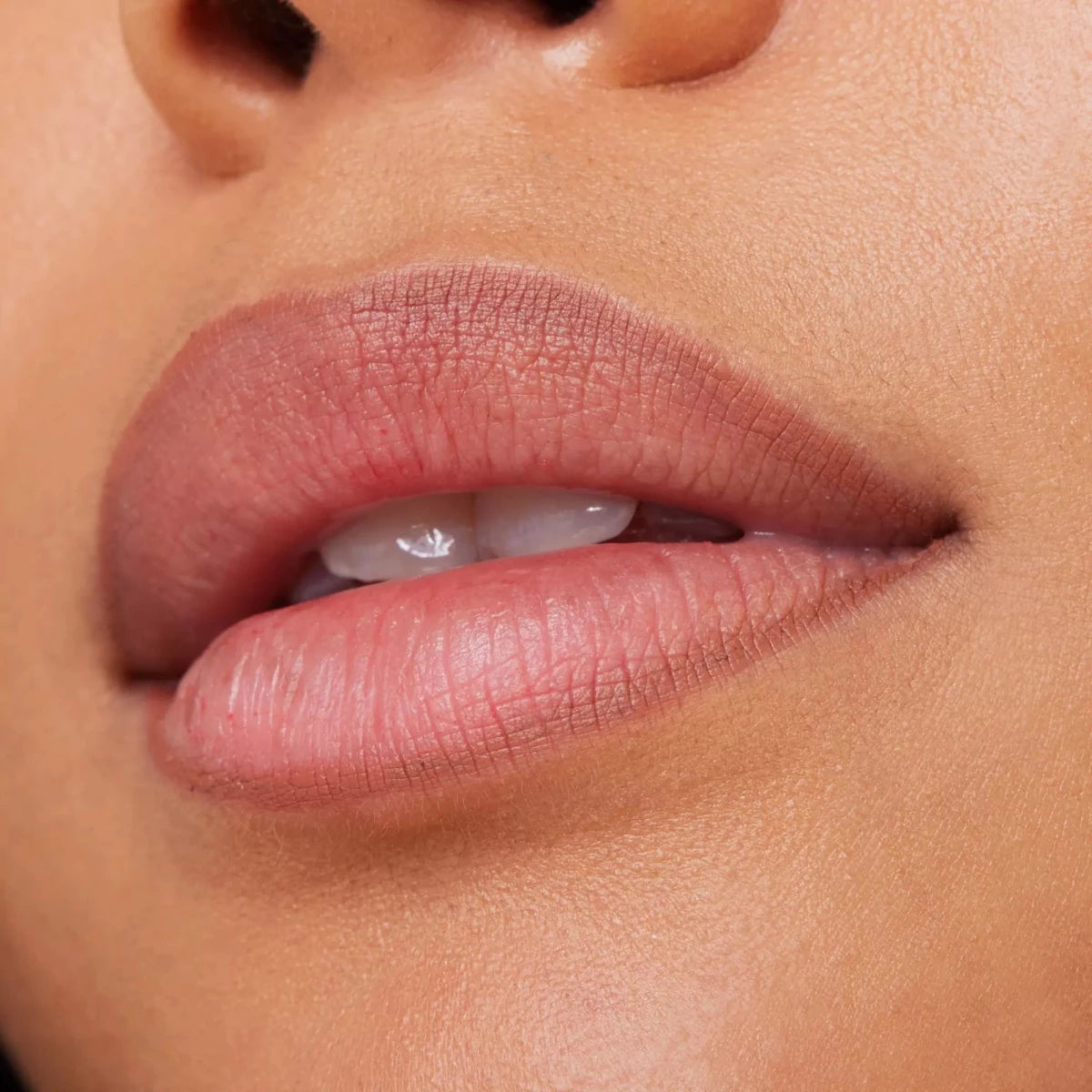 Essence 8H Matte Comfort Lipliner | ايسنس محدد شفاه مات 1 - EROS STORE