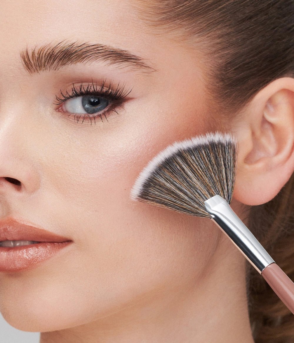 فرشاة المروحة للإضاءة من بابين | Bapin Fan Highlighter Brush - EROS STORE