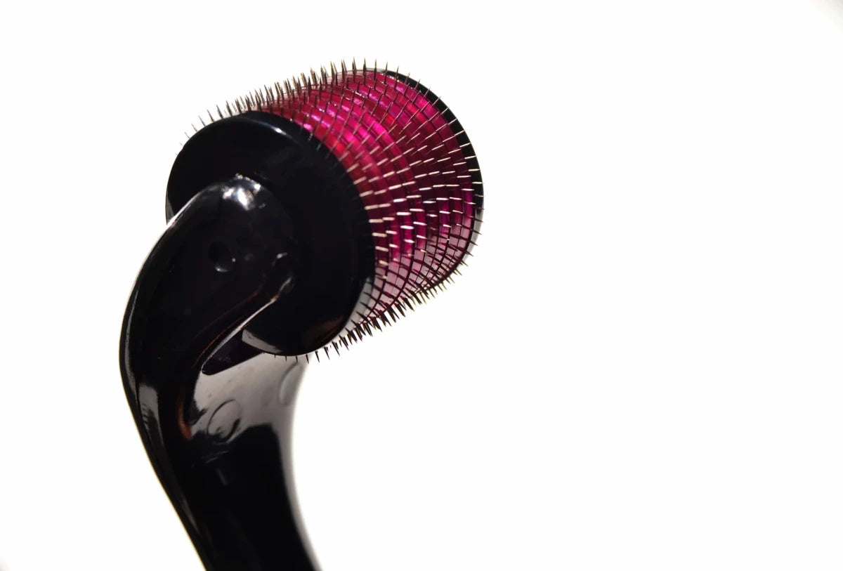 جهاز ديرمارول تيتانيوم لإعادة بناء البشرة | Titanium Derma Roller 0.5 MM - EROS STORE