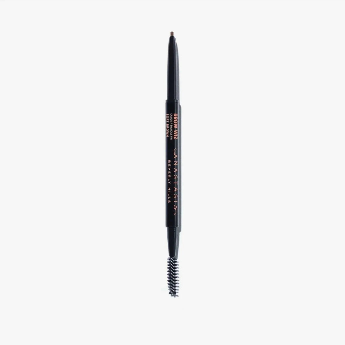 قلم تحديد الحواجب برو ويز من أنستازيا بيڤرلي هيلز | Anastasia Beverly Hills Brow Wiz سوفت براون - EROS STORE