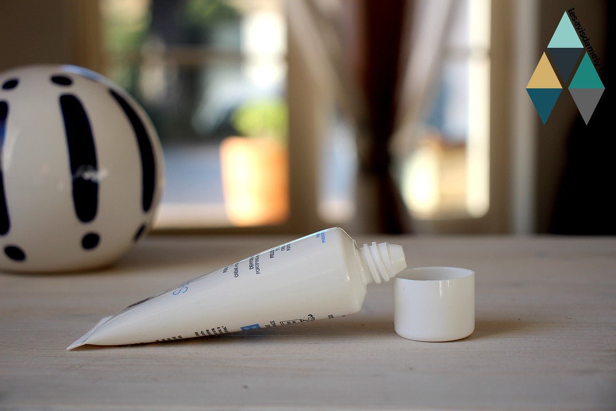 سنسيليا كريم مرطب مرمم يدوم 24 ساعة للبشرة الحساسة والجافة من إيزيس فارما | ISIS PHARMA Sensylia 24H Cream 40 مل - EROS STORE