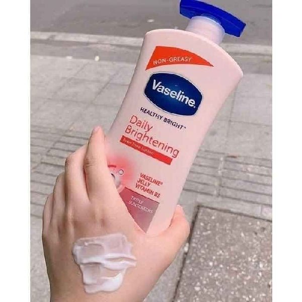 Vaseline Healthy Bright Daily Brightening Even Tone Lotion - 725ml | فازلين لوشن تفتيح البشرة - 725 مل - EROS STORE