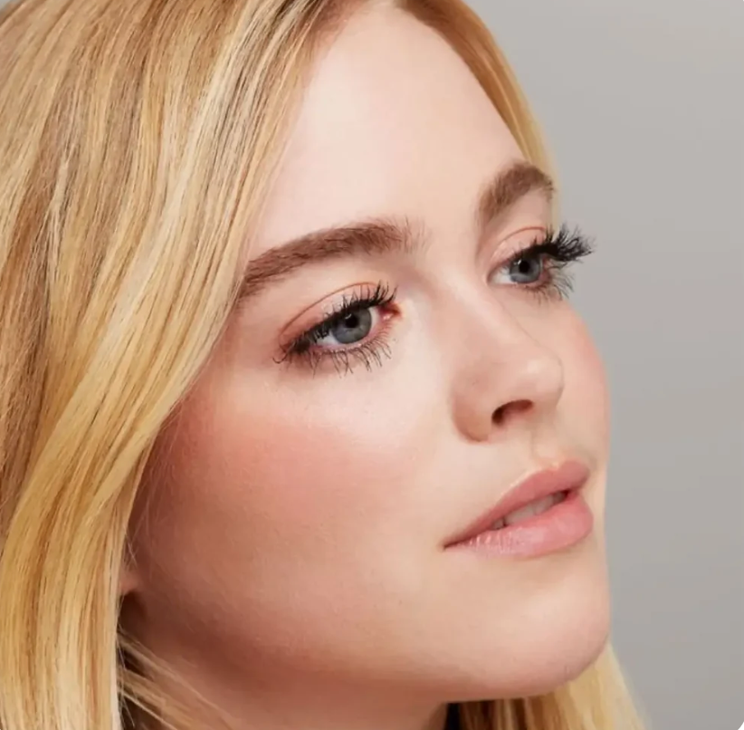 ايسنس ماسكارا لكثافة أكثر اي لوف اكستريم | Essence I Love Extreme Crazy Volume Mascara