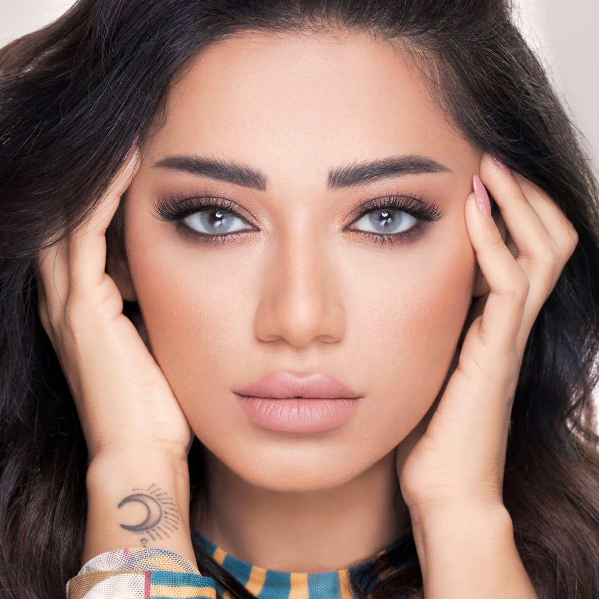 عدسات لومينوس الشهرية كرستال - EROS STORE