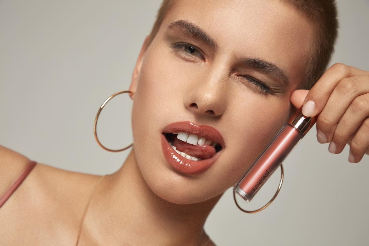 أحمر شفاه لامع وسائل من فارمسي | Pharmacy Glossy Liquid Lipstick 04 PEACH VIBES - EROS STORE