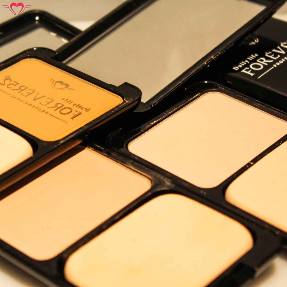 باودر تو وي كيك بعامل حماية SPF 15 من فوريفر 52 | Forever52 Two Way Cake Powder SPF 15 Peacy - 101 - EROS STORE