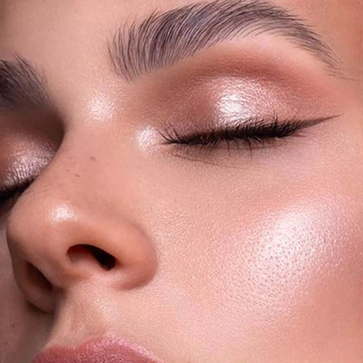 CATRICE MORE THAN GLOW HIGHLIGHTER | هايلايتر مور ذان جلو من كاتريس 030 - Beyond Golden Glow - EROS STORE