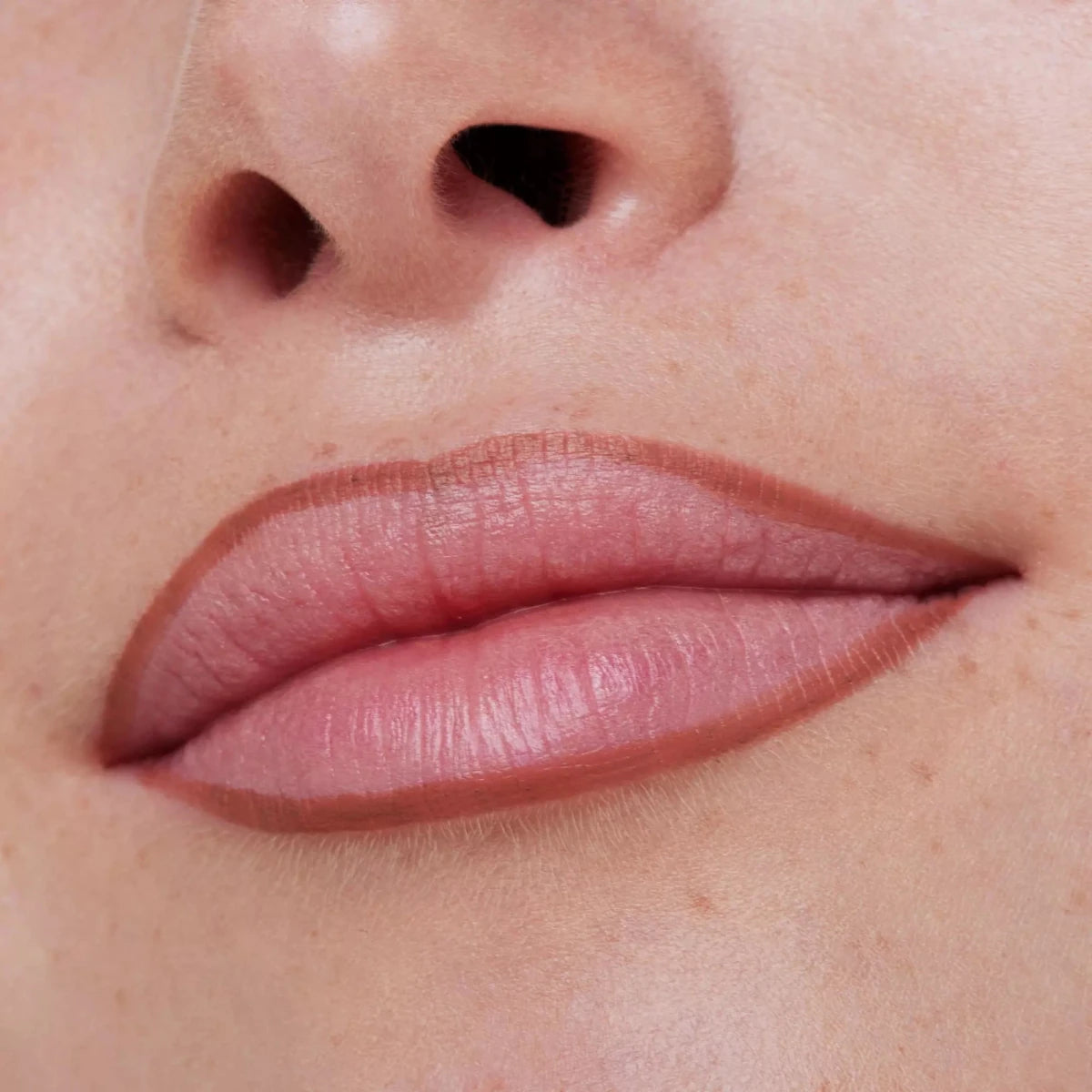 Essence 8H Matte Comfort Lipliner | ايسنس محدد شفاه مات 1 - EROS STORE