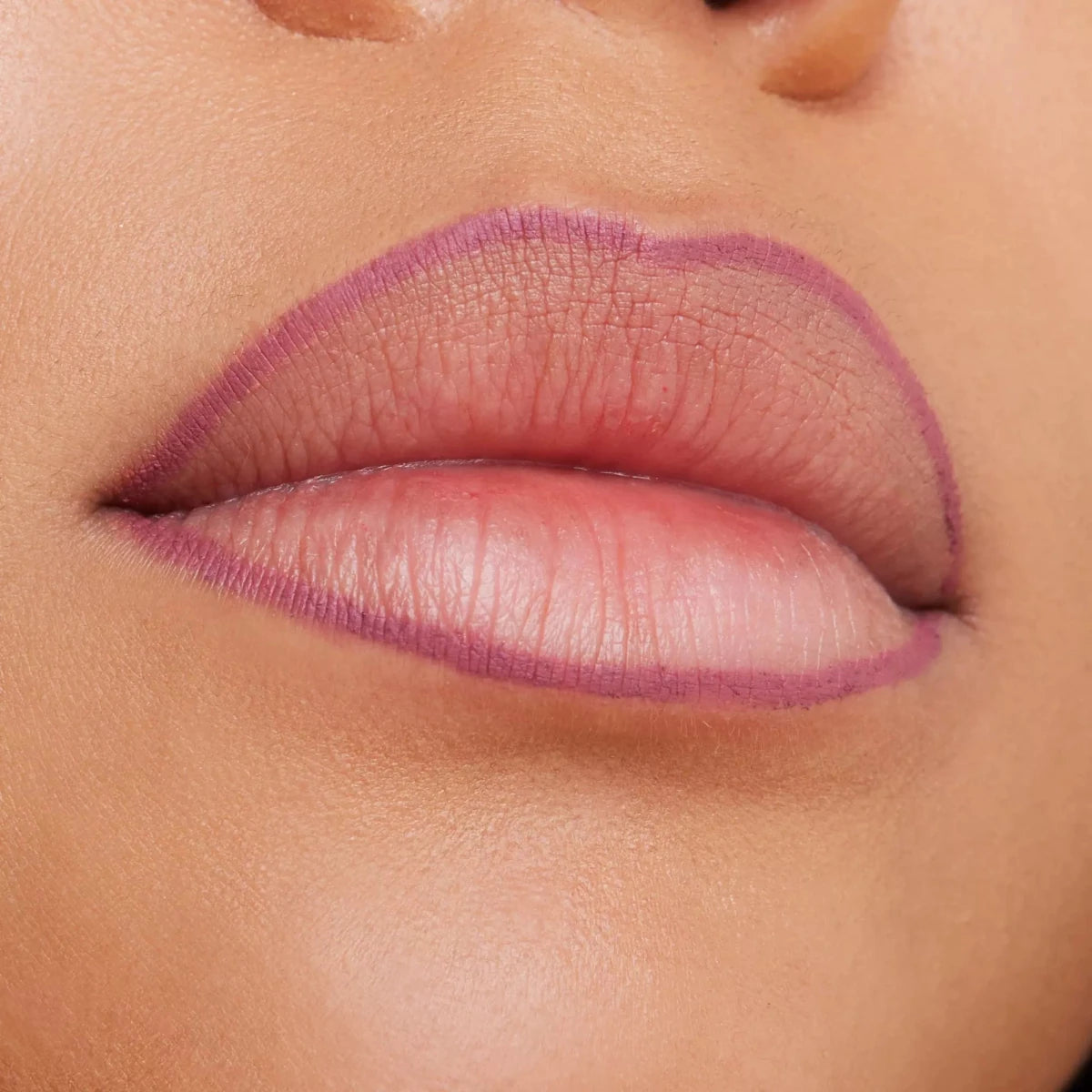 Essence 8H Matte Comfort Lipliner | ايسنس محدد شفاه مات 1 - EROS STORE