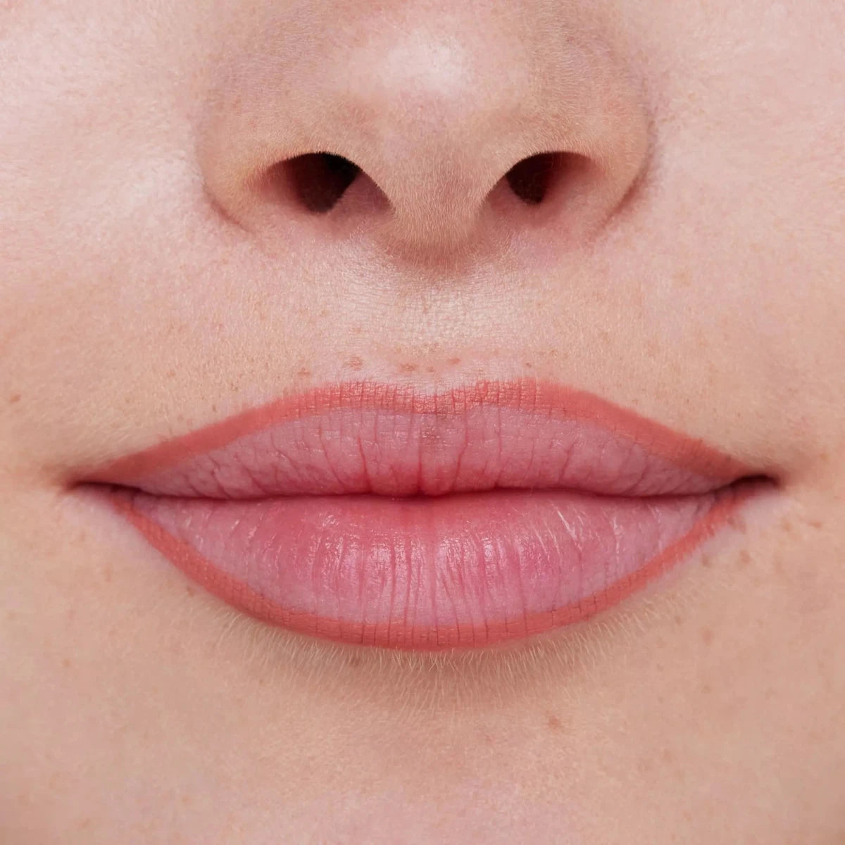Essence 8H Matte Comfort Lipliner | ايسنس محدد شفاه مات 1 - EROS STORE