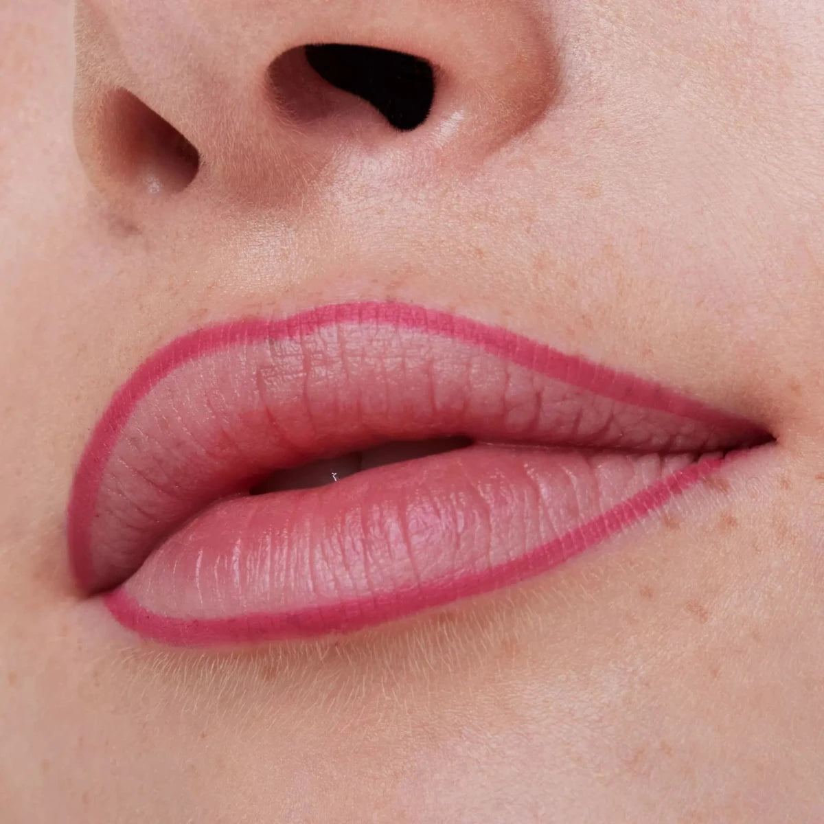 Essence 8H Matte Comfort Lipliner | ايسنس محدد شفاه مات 1 - EROS STORE