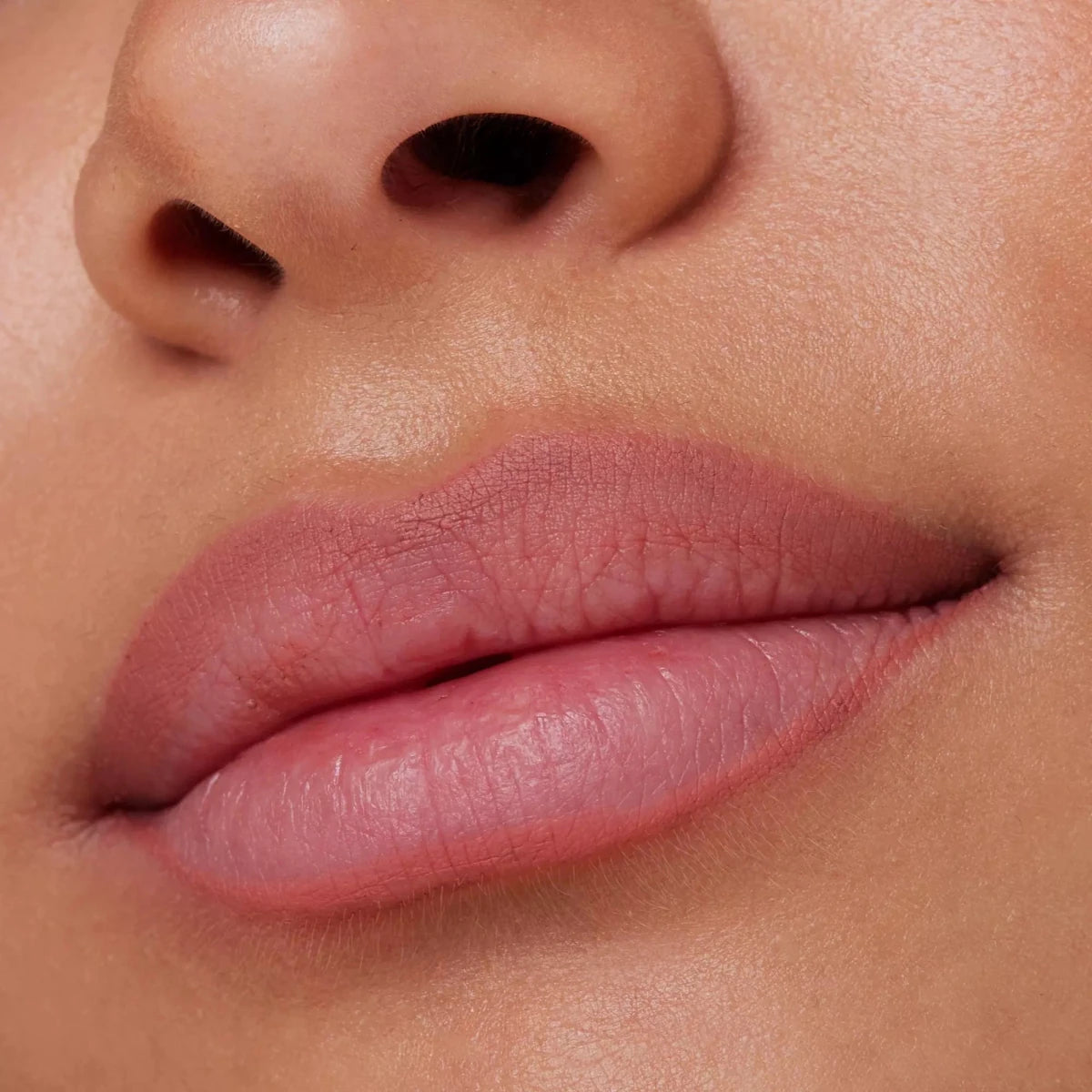 Essence 8H Matte Comfort Lipliner | ايسنس محدد شفاه مات 1 - EROS STORE