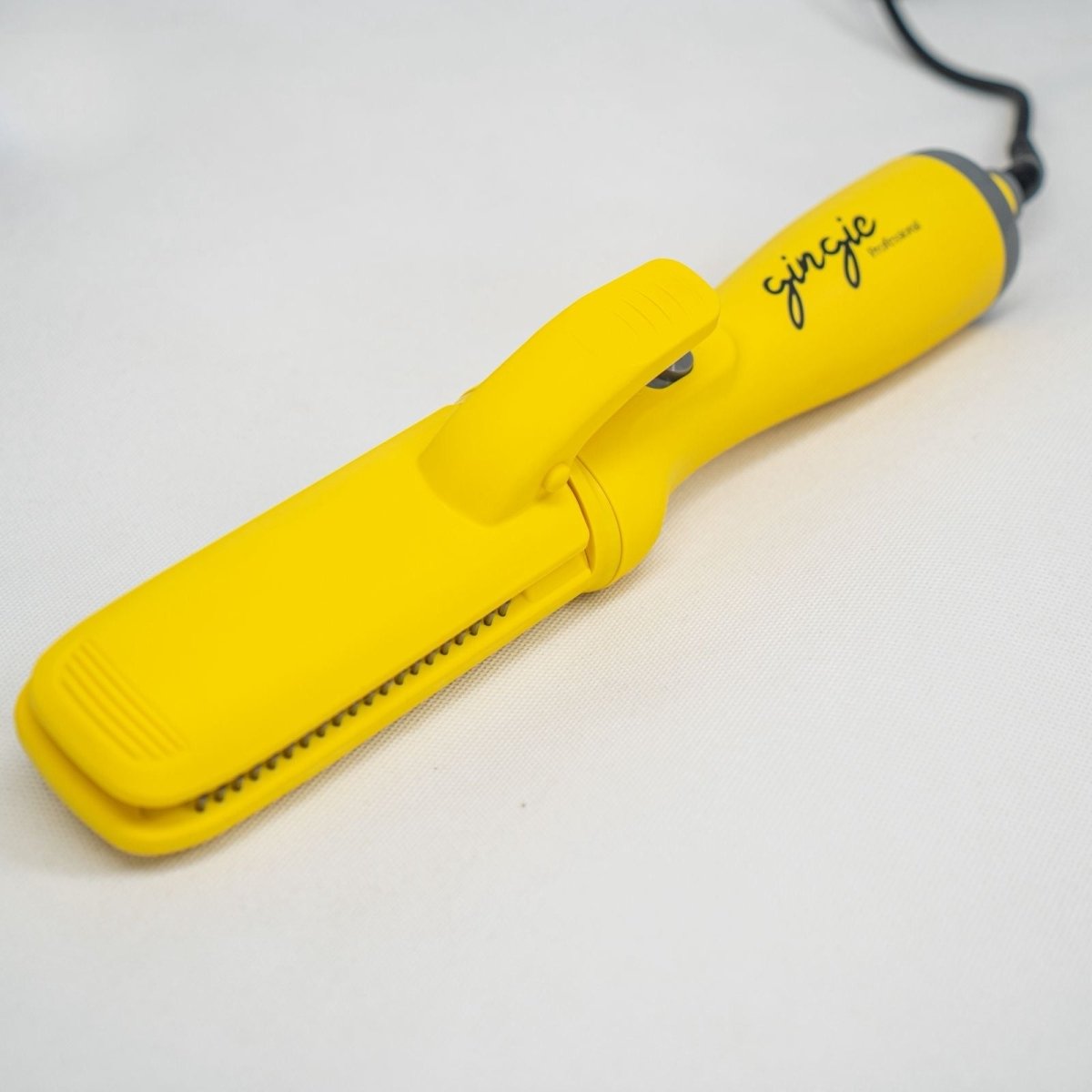 gingie The Shot - Drying Flat Iron 1600w | جنجي أداة تجفيف و تمليس الشعر 1600 واط 1600 واط - EROS STORE
