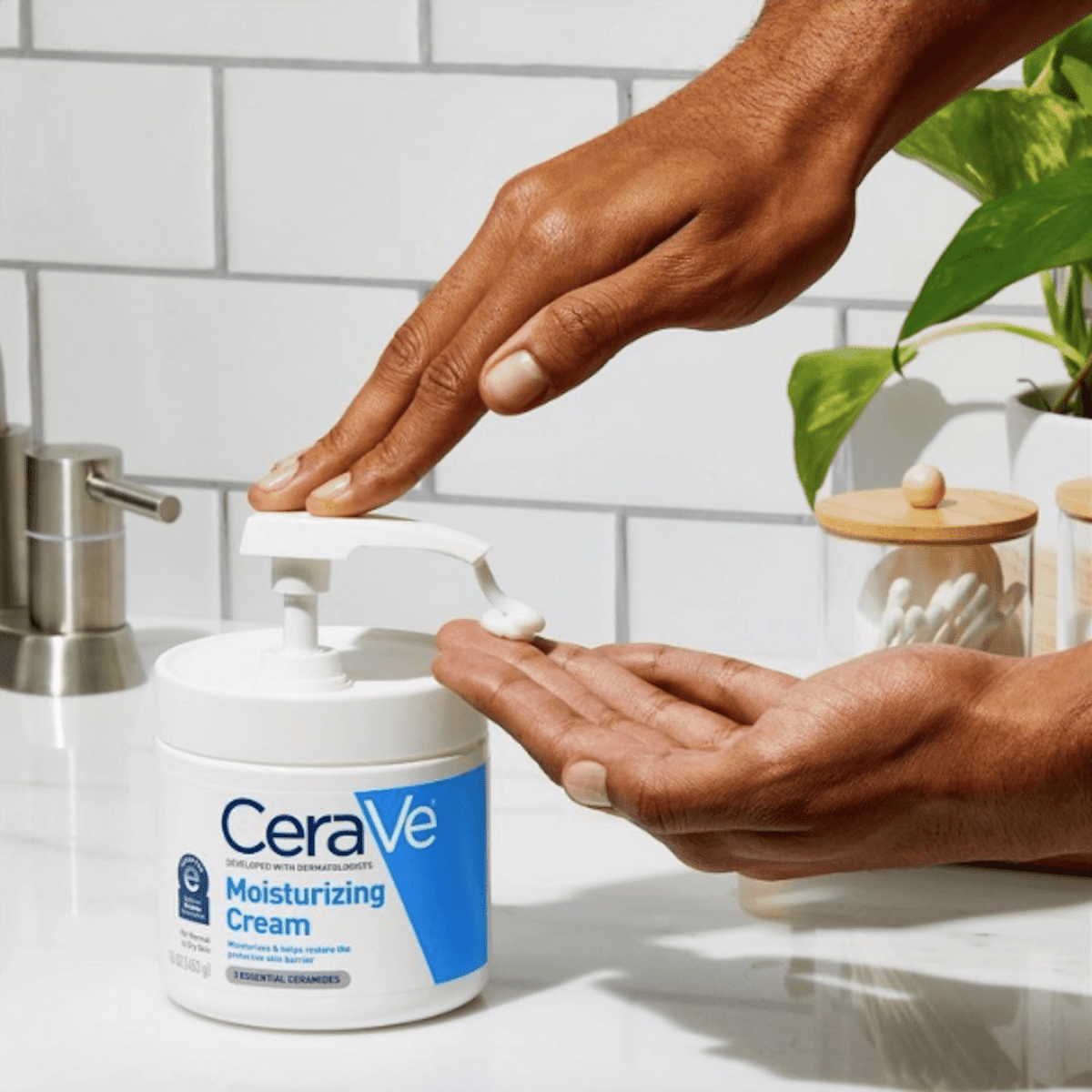 كريم الترطيب من سيرافي | CeraVe Moisturizing Cream 453 غم - EROS STORE
