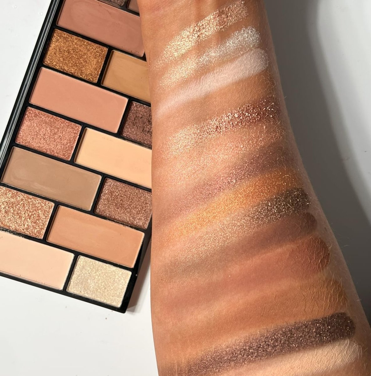 لوحة ظلال العيون بريسد من تكنك | Technic Pressed Eyeshadow Palette - EROS STORE