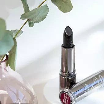 مرطب الشفاه "دارك روبي جلو" من كاتريس | Catrice Dark Ruby Glow Lip Balm - EROS STORE