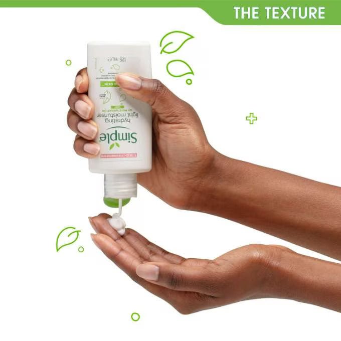 مرطب خفيف يومي من سمبل | Simple Kind to Skin Hydrating Light Moisturiser 125 مل - EROS STORE