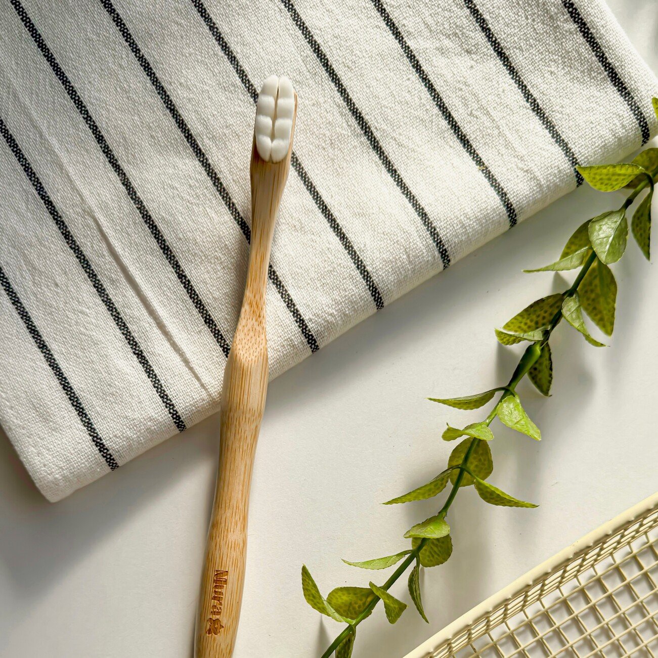 Mora Precision Toothbrush فرشة الاسنان الدقيقة من مورا