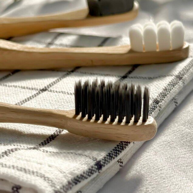 Bamboo stem toothbrush فرشة اسنان بتصميم ساق البامبو