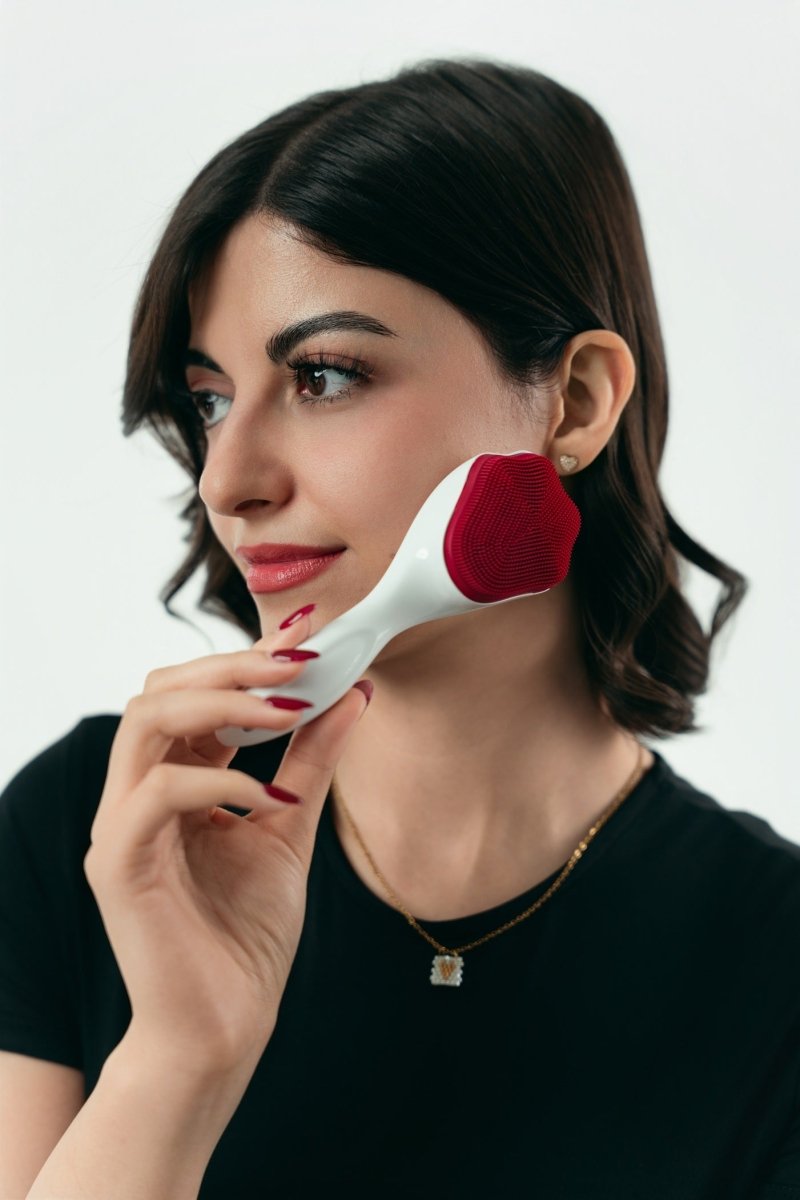 Silicone facial cleansing brush فرشاة سيليكونية لتنظيف الوجه Red - احمر - EROS STORE