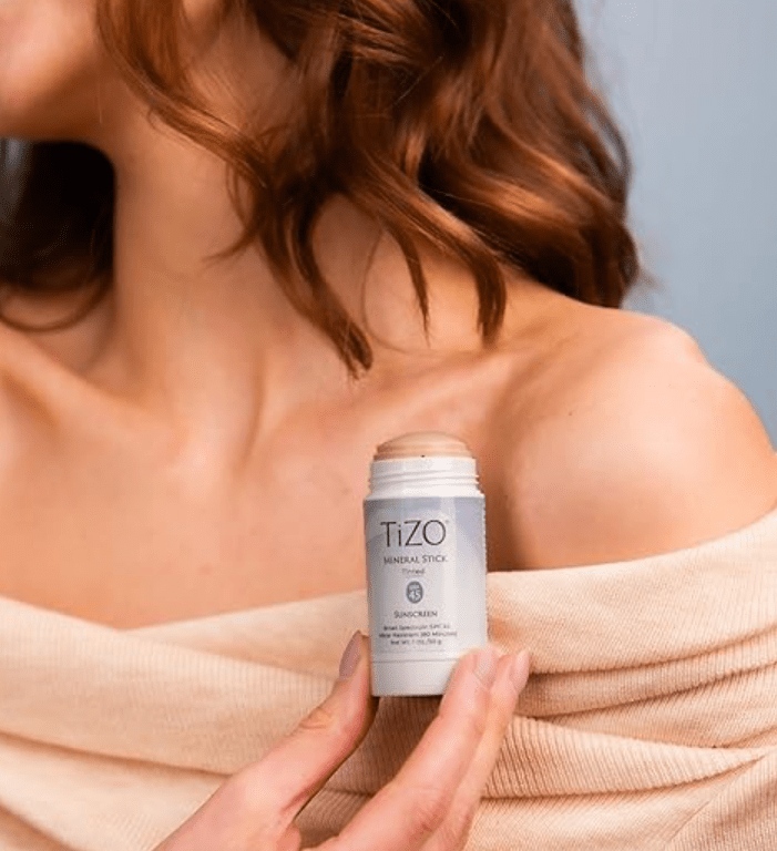 Tizo Mineral Stick Tinted SPF 45 - 30g | تايزو ستيك واقي شمسي معدني ملونة spf 45 - 30 غرام 30 g - EROS STORE