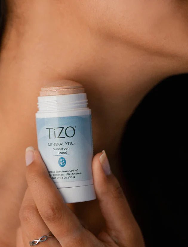 Tizo Mineral Stick Tinted SPF 45 - 30g | تايزو ستيك واقي شمسي معدني ملونة spf 45 - 30 غرام 30 g - EROS STORE